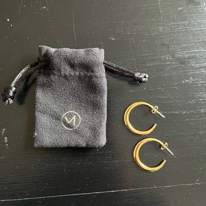 Mejuri Editor Hoops - Gold Vermil